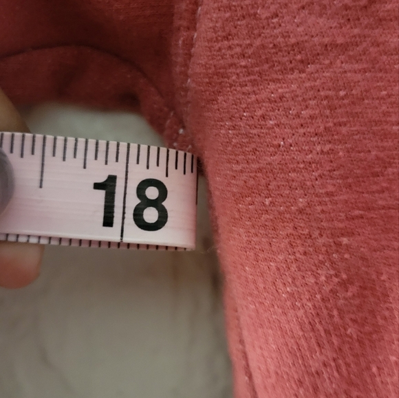 Ambsn Pullover Size Small - Picture 6 of 6